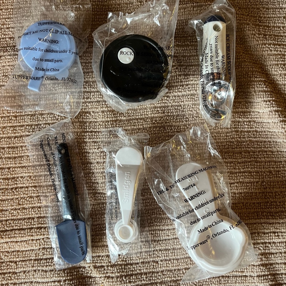 6 Vintage Tupperware Magnets